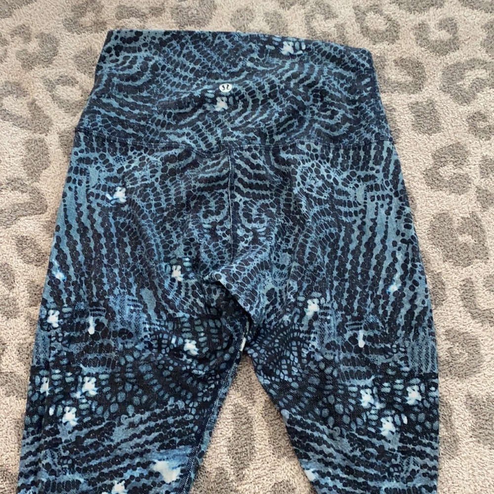 Lululemon Blue Teal Patterned Align Leggings 28” - image 2